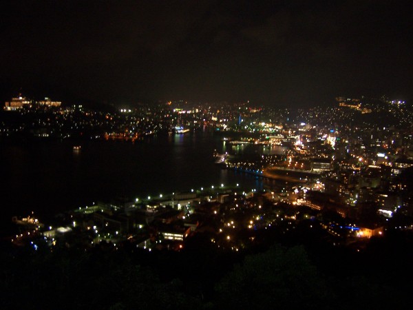 Nagasaki, 2009, la notte. Al nostro ritorno, dopo 10 anni. 