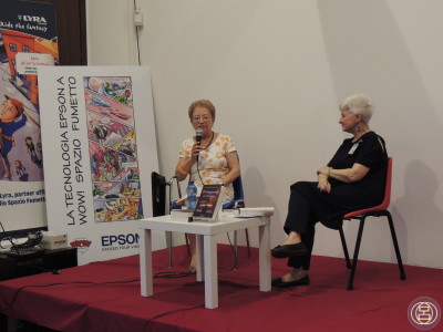 Presentando con Graziana Canova Tura il suo libro all'edizione 2015 del festival Japan SunDays. Milano, 7 giugno 2015.